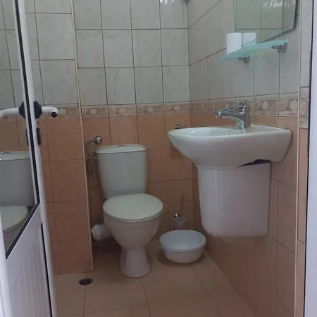 Kera Gæstehus 4*