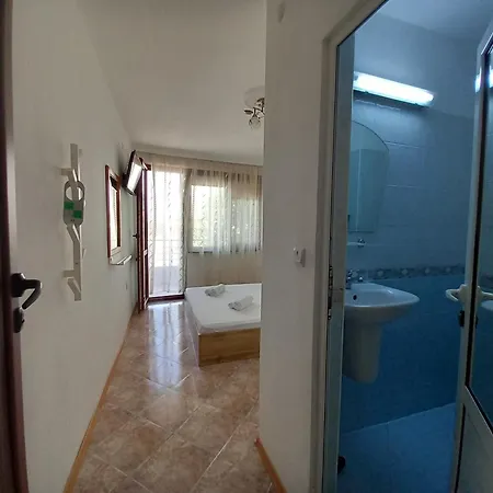 Kera 4*