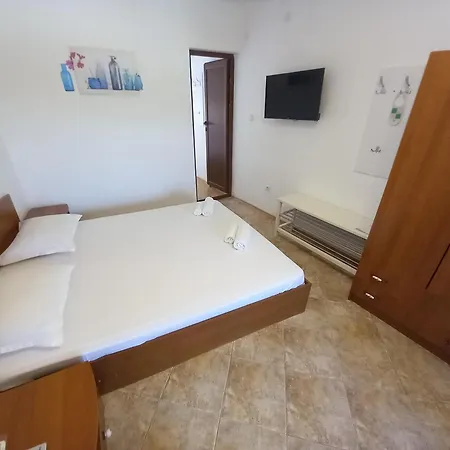 Gæstehus Kera 4*