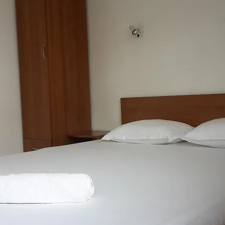 Gæstehus Kera 4*