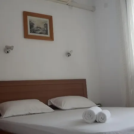 Kera Gæstehus 4*